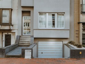 Gebäude, Fenster, Holz, Rechteck, Materialeigenschaft, Verbundwerkstoff, Fassade, Tür