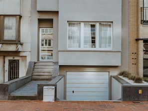 Building, Window, Wood, Rectangle, Material Property, Composite Material, Facade, Door