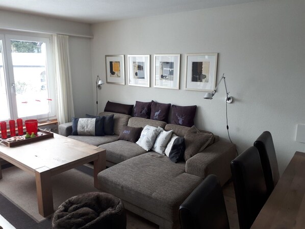Couch, Furniture, Picture Frame, Property, Table, Window, Comfort, Studio Couch, Building, Interior Design