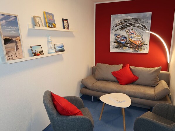 Möbel, Eigentum, Bilderrahmen, Couch, Interior Design, Tabelle, Fussboden, Holz, Wand, Komfort