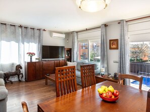 Table, Food, Property, Furniture, Window, Couch, Wood, Chair, Houseplant, Tableware