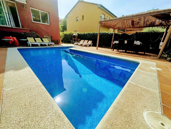 Piscine, Composite, Recours, Loisir, Caractéristique De L'Eau, Mobilier De Jardin, Hôtel, Eco Hôtel, Villa, Tuile