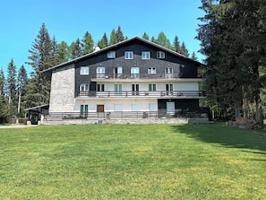 Ciel, Plante, Bâtiment, Fenêtre, Arbre, Maison, Lot Terre, Herbe, Chalet, Paysage Naturel