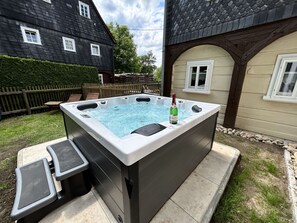 Window, Building, Water, Plant, Grass, House, Swimming Pool, Rectangle, Urban Design, Outdoor Furniture