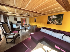 Furniture, Property, Couch, Interior Design, Purple, Living Room, Comfort, Architecture, Studio Couch, Floor