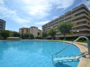 Water, Plant, Sky, Building, Swimming Pool, Tree, Azure, Window, Real Estate, Leisure