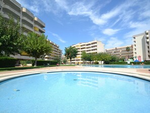 Water, Plant, Sky, Building, Swimming Pool, Tree, Azure, Window, Real Estate, Leisure
