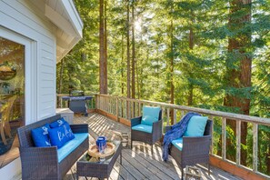 2-Level Deck | Gas Grill | Ocean View