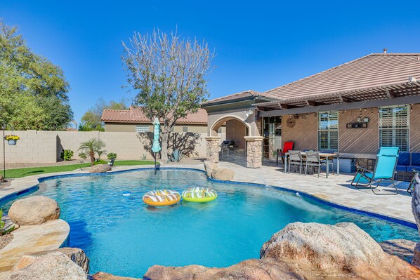 Gilbert Vacation Rental | 3BR | 2.5BA | 1,700 Sq Ft | Step-Free Access