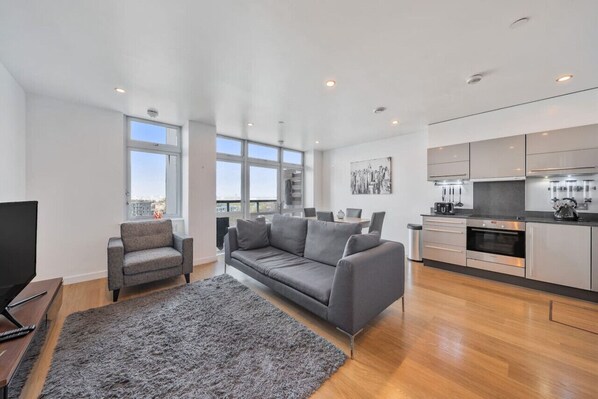 Open Plan Kitchen and Lounge