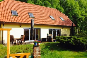 Außenseite Ferienhaus [Sommer]