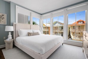 King Guest Room with Ensuite Bathroom