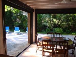 Outdoor dining