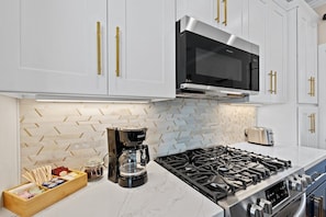 Kitchen Amenities