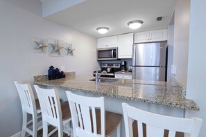 Kitchen with breakfast bar