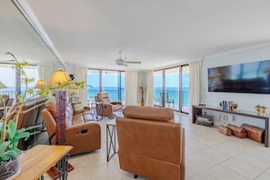 Living Area with Gulf Views