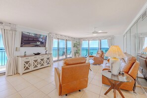 Living Area with Gulf Views