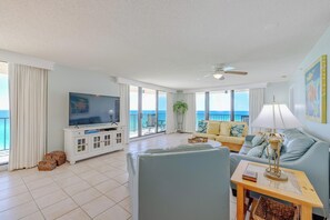 Living Area with Gulf Views