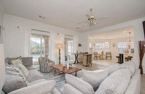 This living room’s stylish decor and inviting atmosphere make this the perfect space to unwind, relax, and enjoy the companionship of your favorite people.