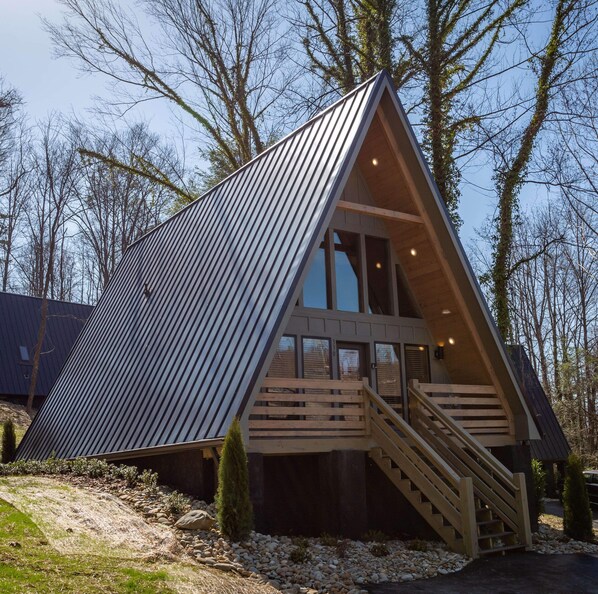 Incredible Gatlinburg A-Frame Cabin Near Downtown!