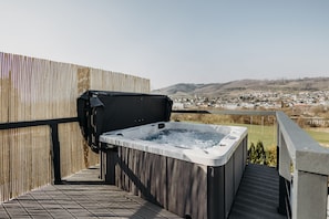 Relaxen im privaten Spa mit wunderschönem Blick ins Tal!