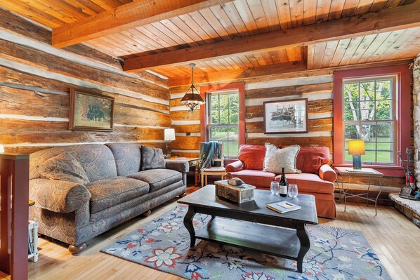 Welcome Log Cabin on Kangaroo Lake!
