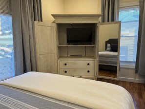 Totally renovated 1st floor apartment