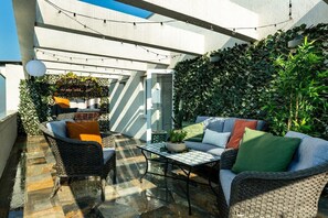 Either you're having friends over or simply a romantic getaway, the 46 square meters terrace is spacious enough to make sure you never get bored.