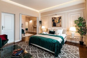 The over spacious bedroom also connects to the common dining area & the incredible bathroom.