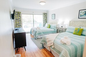 2nd bedroom-2 queen beds with private porch