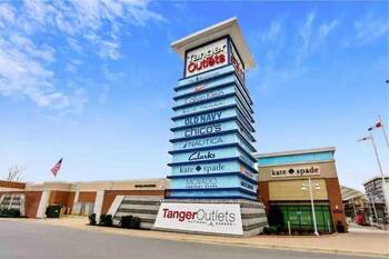 The Oxon Hill House: Oasis of National Harbor