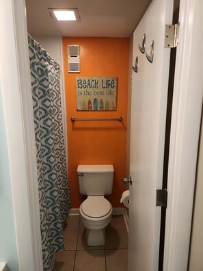 Separate tub shower/toilet 