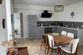 Very nice house 2 steps from the beach