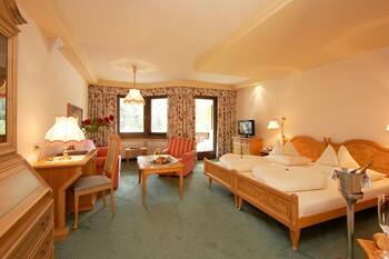 Panorama Juniorsuite 57 m² - Thermenwelt Hotel Pulverer