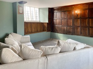 Living area | Ashford Old Farm, Ilton