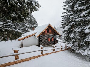 Sechszirbenhütte am Falkert in den Nockbergen