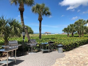 beach side grills 2