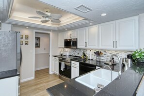 6047-kitchen 4