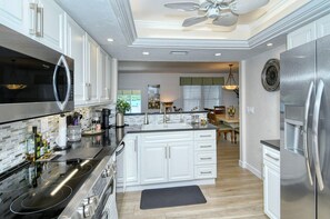 6047-kitchen 2