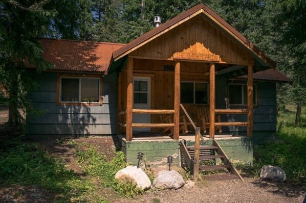 Back-Cabin-e1574814281177
