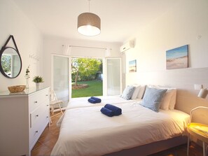 Himmel, Wolke, Schnee, Gebäude, Berg, Steigung, Fenster, Haus, Holz, Urban Design