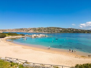 Water, Sky, Water Resources, Cloud, Natural Landscape, Plant, Coastal And Oceanic Landforms, Beach, Leisure, Landscape