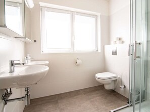 Plumbing Fixture, Property, Sink, White, Bathroom Sink, Window, Tap, Bathroom, Building