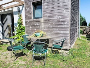 Plante, Meubles, Fenêtre, Bâtiment, Chaise, Fleur, Lot Terre, Ombre, Herbe, Arbre