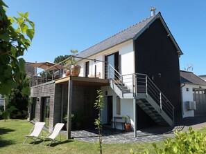 Pflanze, Himmel, Gebäude, Fenster, Haus, Grundstueck, Nachbarschaft, Urban Design, Hütte, Abstellgleis