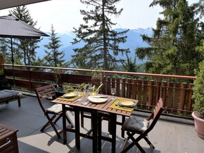 Plante, Meubles, Table, Ciel, Pot De Fleur, Tableau De Plein Air, Mobilier De Jardin, Bois, Design Intérieur, Arbre