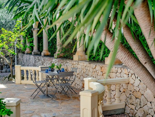 Möbel, Gartenmöbel, Blumentopf, Schatten, Garten, Stuhl, Zimmerpflanze, Flagstone, Design, Landscaping