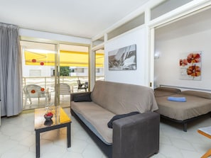 Tabelle, Möbel, Couch, Eigentum, Bilderrahmen, Komfort, Pflanze, Interior Design, Orange, Wohnzimmer