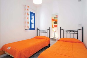 Awesome Puerto del Carmen Villa | 3 Bedrooms | Villa Belgica Excelente | Close to Amenities | Air Conditioning