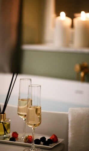 Delightful Athens Apartment | 1 Bedroom Suite | Apartment Elexsion | Furnished Balcony with City View | Athinaidos